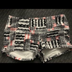 FLEO Shorts black/pink/white